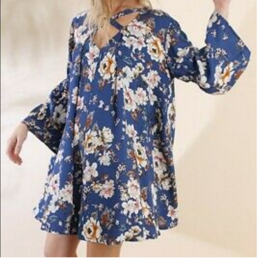 Umgee Blue Heaven Floral Print Boho Bell Sleeves Criss Cross Mini Dress Size M